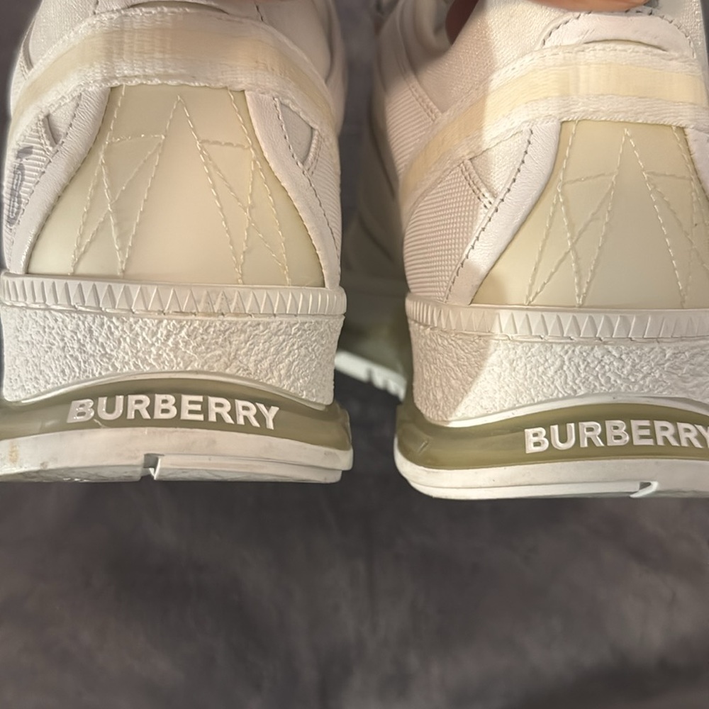 Women’s Burberry sneakers - Picture 4 of 4